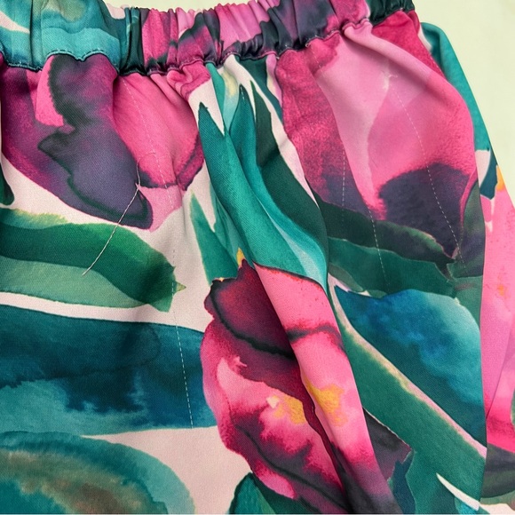 Fabletics Pink and Green Floral Athletic Shorts size 1XL - Picture 14 of 14